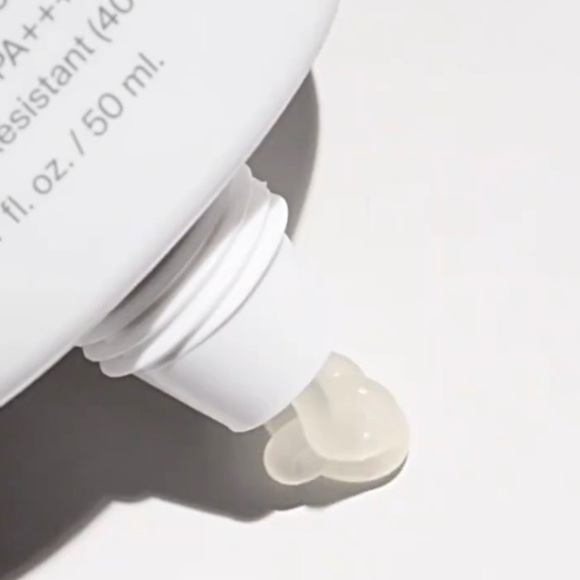 Supergoop Unseen Sunscreen 1 OZ Size - Picture 2 of 10